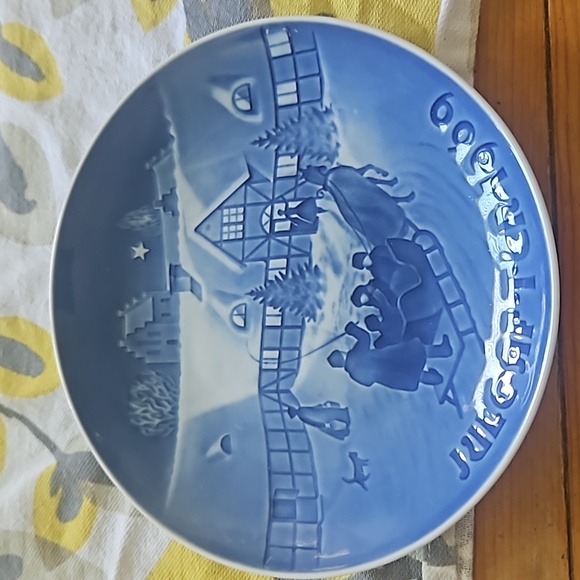 Bing & Grondahl Other - Bing & Grondahl 1969 Vintage Plate Christmas